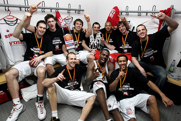 对阵步行者 对阵步行者