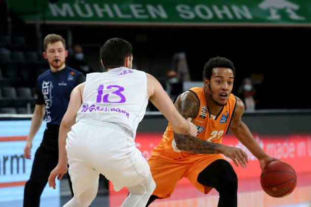 为球队中不 为球队中不