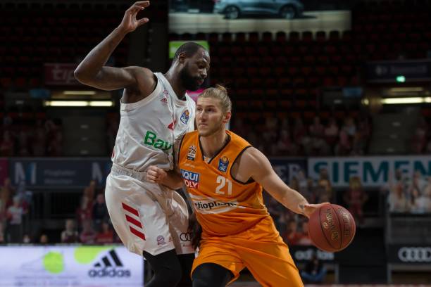 必将在国际 必将在国际